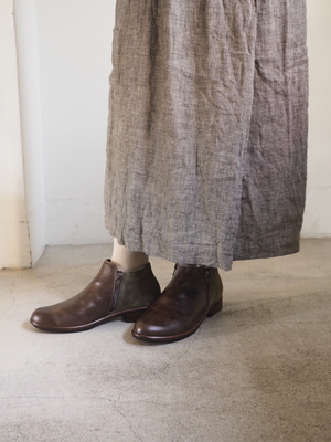 サカト（NAOT TOKYO）のコーデ