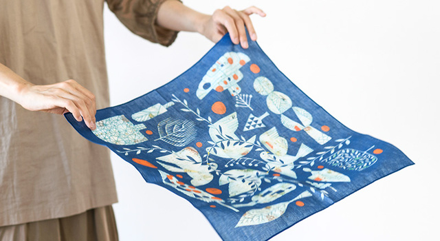 持ち歩く絵画 十布 Tenp のハンカチ 趣佳 シュカ キナリノモール