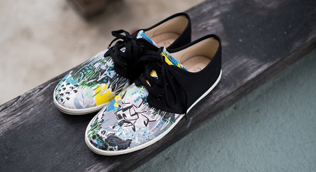 冒険できる。失敗しない柄ものシューズ「森と花」 - hanamikoji shoes