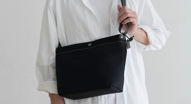 TAMPICOのコンパクトなショルダーバッグ - STAMP AND DIARY HOME STORE
