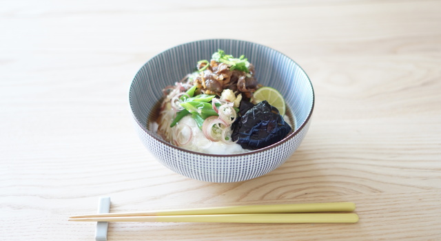 KOZレシピ【牛肉とろろのぶっかけ素麺】 - KOZLIFE(コズライフ