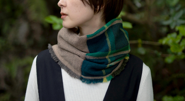 工房織座　ウールスヌード　チェック　グリーン 新入荷】~気持ちが上がるPOPなチェックスヌード~「NECKABLE