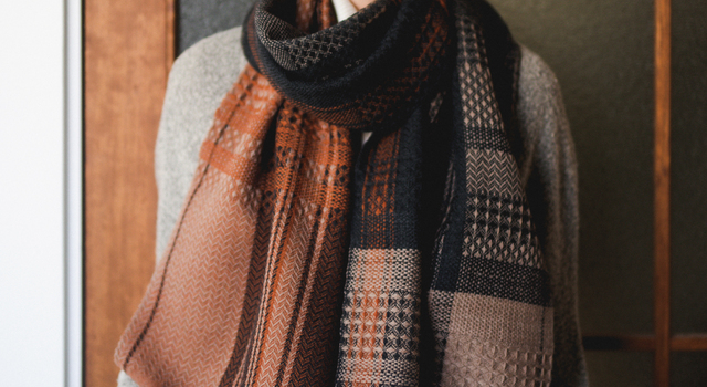 工房織座、秋冬一番人気の「変わり織り」マフラー - 工房織座(コウボウ