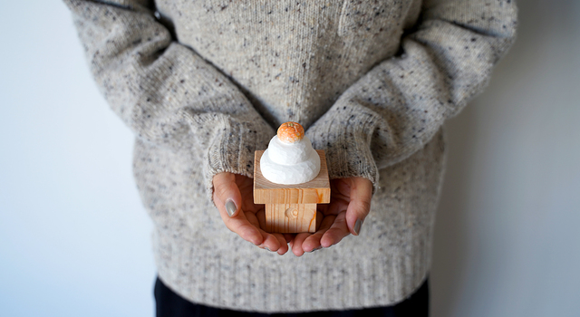 SAVA!STORE】数量限定 ちいさな木彫りの鏡餅（鈴木彫刻所） - SAVA