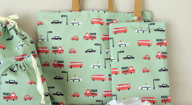 完成品が届く】はたらくくるま好きさんへおすすめの入園入学グッズ