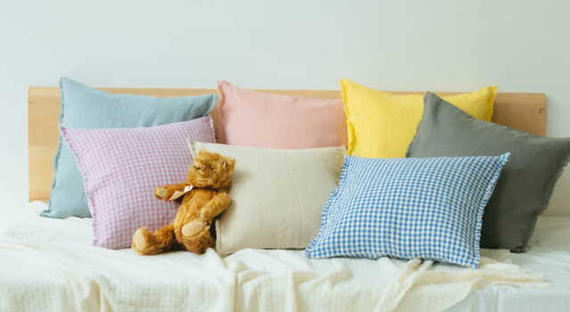 Klaus Haapaniemi Running Fox リネンクッションカバー Running Fox Linen cushion | Products | Klaus Haapaniemi & Co.