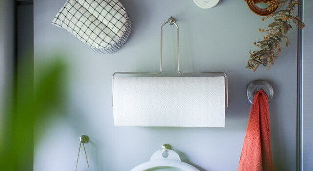 新規商品紹介】濡れた手でも臆さず使える、キッチンペーパーホルダー