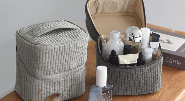 メイク道具も化粧水もひとまとめ。あの整頓上手なバニティに「ヌビ風