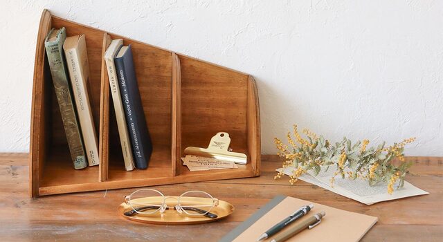 NEW】縦横どちらの向きでも使えるブックスタンド他、木製アイテムが