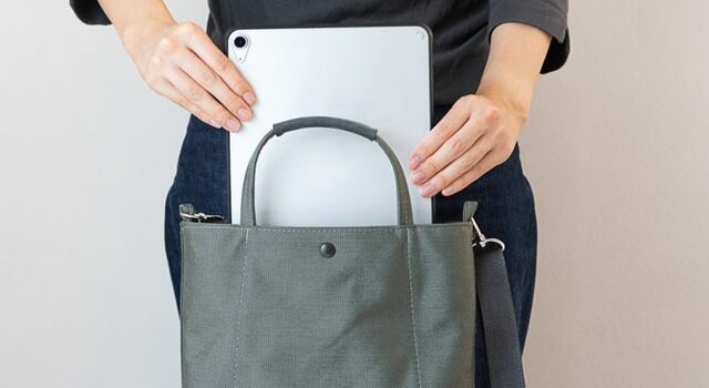 本を入れても自立する。家具職人のブックトート - クロワッサンの店