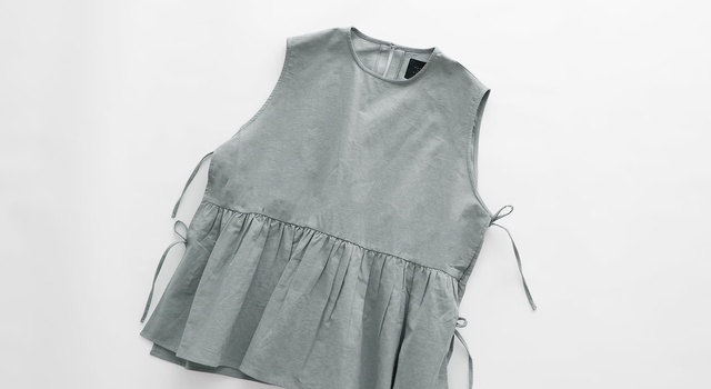 ふたつのリボンが並ぶふんわりベスト ⚘ - tandey suuu(タンデイスー