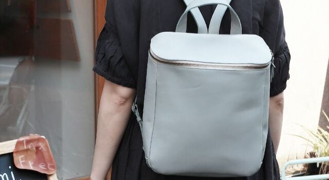 【新品】Kanmi. カンミ All story BOX リュック グレー All story BOXリュック」に新色グレーが加わりました！ - Kanmi