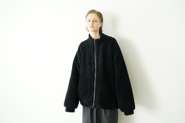 最新入荷】本物の羊のような表情を持つ、VUのウールボアスタンドカラー