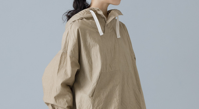大人カジュアルに寄り添う 天然素材のアノラックパーカー - か