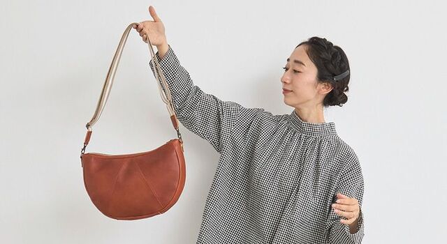 雨の日も安心♪All storyシリーズに新作登場！「ハチワレショルダー