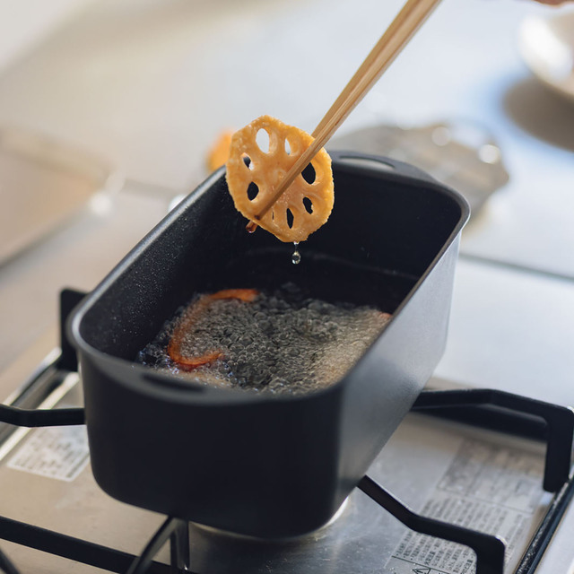 ❤キッチンを汚さずに卓上で簡単手軽に揚げ物調理できちゃう♪❤電気フライヤー 新登場】これ一つで面倒な揚げ物が簡潔！揚げ物がしたくなるすっきり
