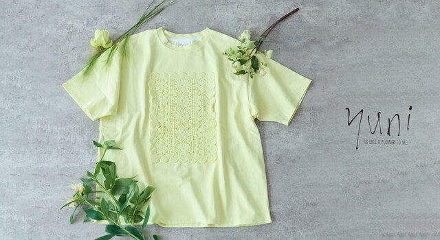 WEB・ルミネ限定Tシャツ／ 初夏の光を纏う、やさしいイエロー。 - yuni 